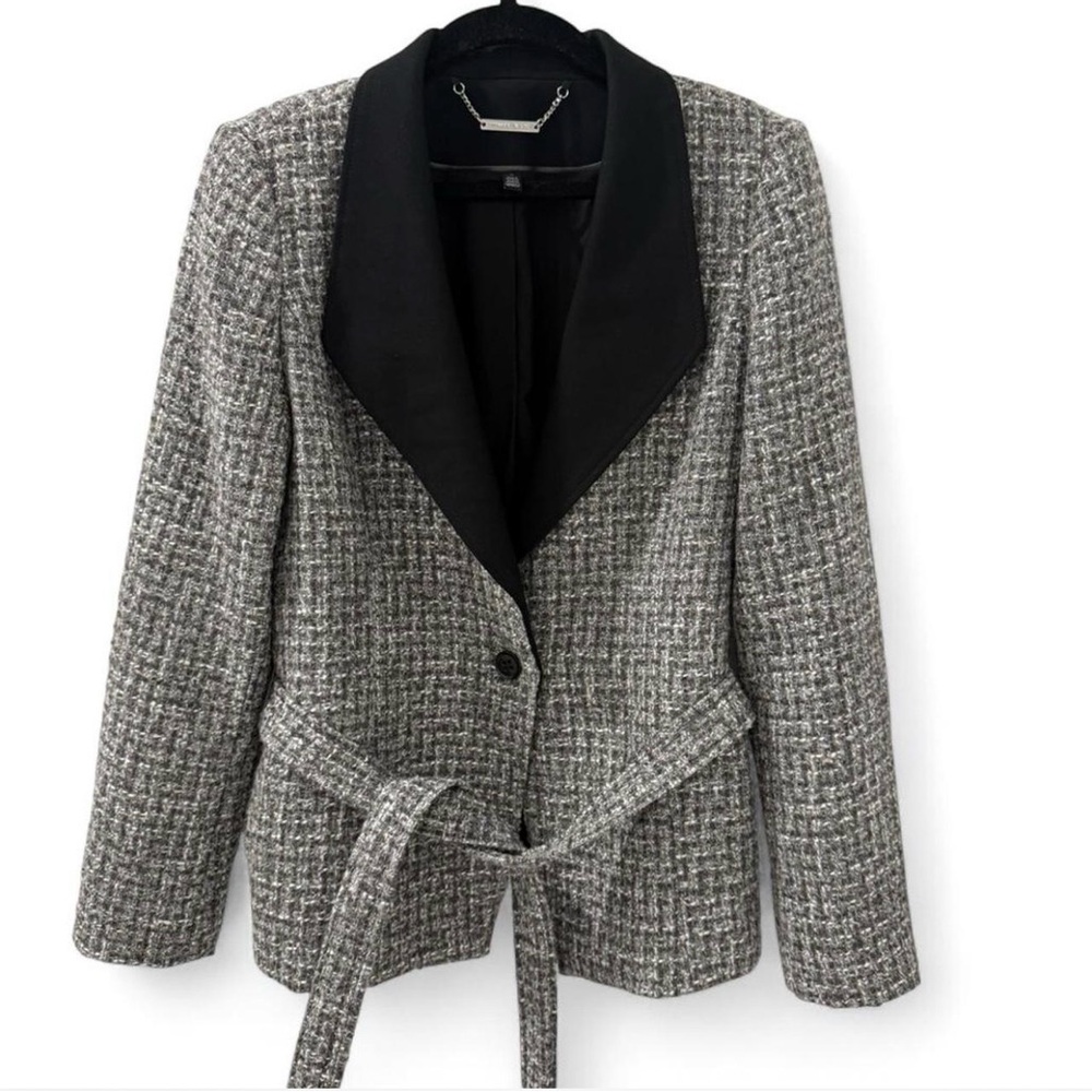 Elegant Black and Gray Tweed Blazer